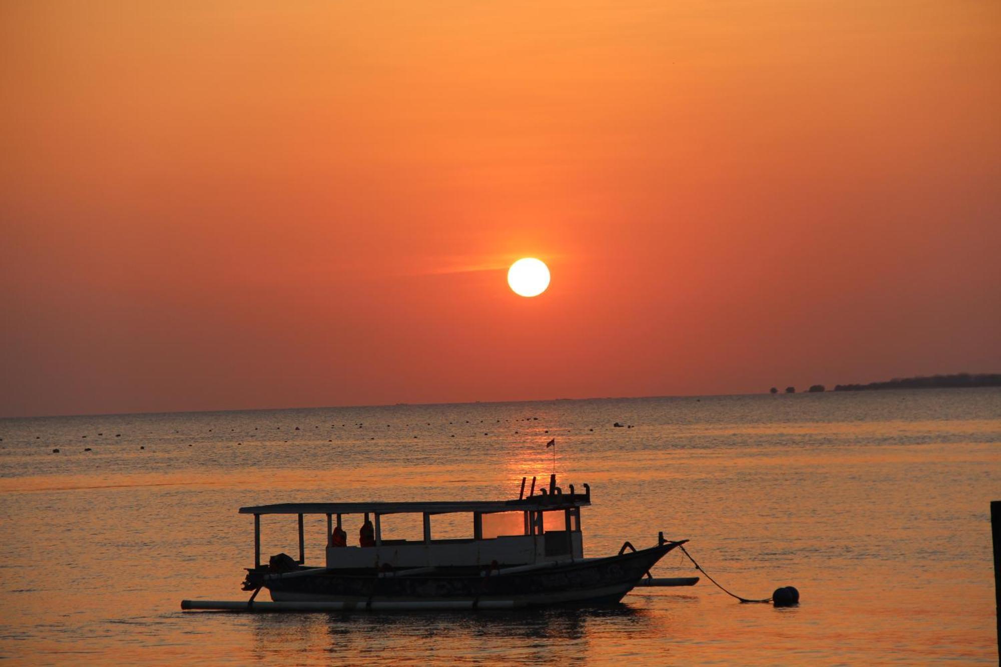 Gili Lampu Homestay Labuhan Pandan Esterno foto